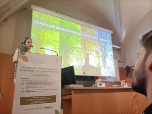 Ester Prat, coordinadora de l'observatori ciutadà RitmeNatura, ha presentat els resultats definitius de FenoTwin durant la jornada final del projecte. Font: Pau Guzmán