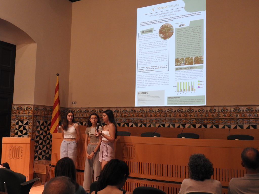 El segon pòster científic presentat ha estat a càrrec de l'alumnat de l'escola Sant Gabriel de Viladecans. Font: Pau Guzmán