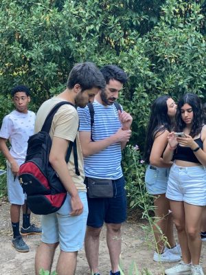 El taller RitmeNatura realitzat al campus de ciència de la Science Academy de la Fundació Catalunya La Pedrera ha acabat amb la clàssica pràctica d’observació fenològica. Font: Susanna Izquierdo El taller RitmeNatura realitzat al campus de ciència de la Science Academy de la Fundació Catalunya La Pedrera ha acabat amb la clàssica pràctica d'observació fenològica. Font: Susanna Izquierdo